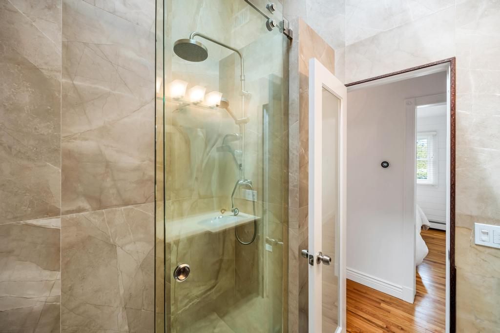  Second bathroom