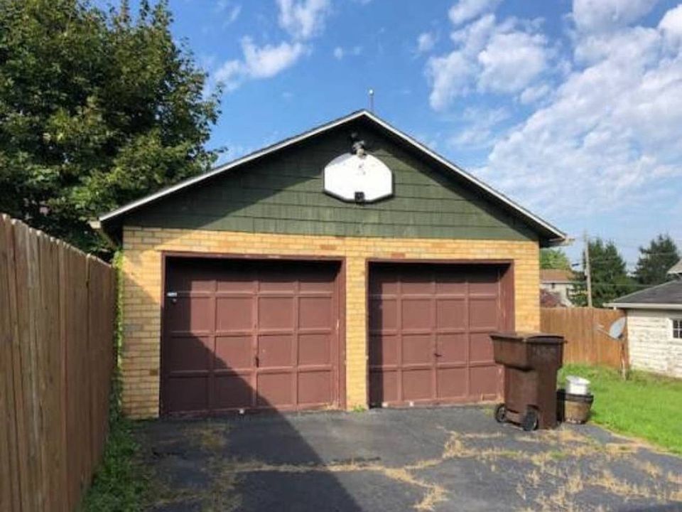 2nd image of 6 Shenango Blvd