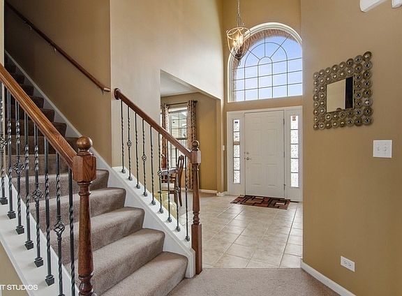 2nd image of 3515 Crestwood Ln