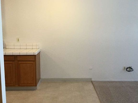 4th image of 202-210 S 5th St #202