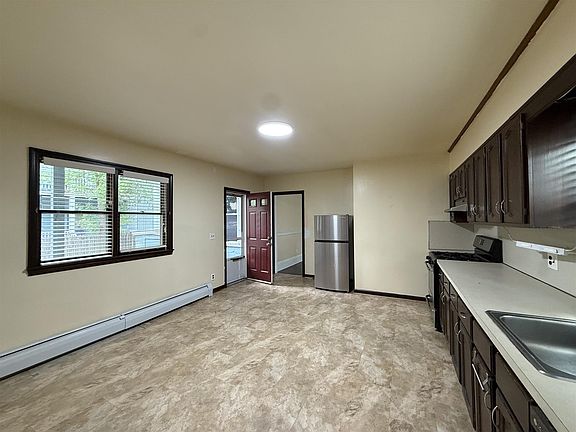 5th image of 55 Oakland St