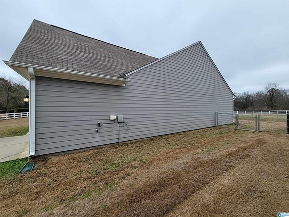 4th image of 25 Smith Glen Dr