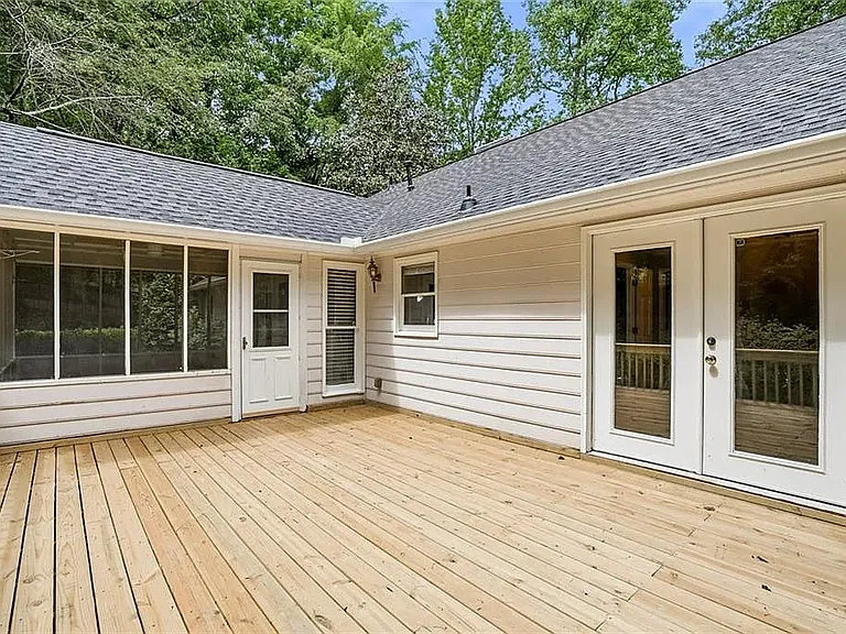13 Bedford Rdg NW — Photo 14