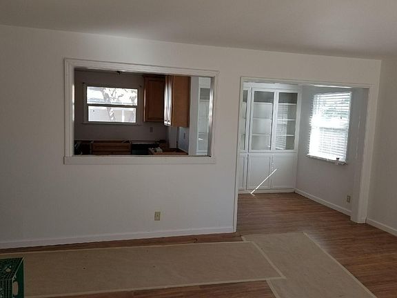 5th image of 468 N Hollywood Way