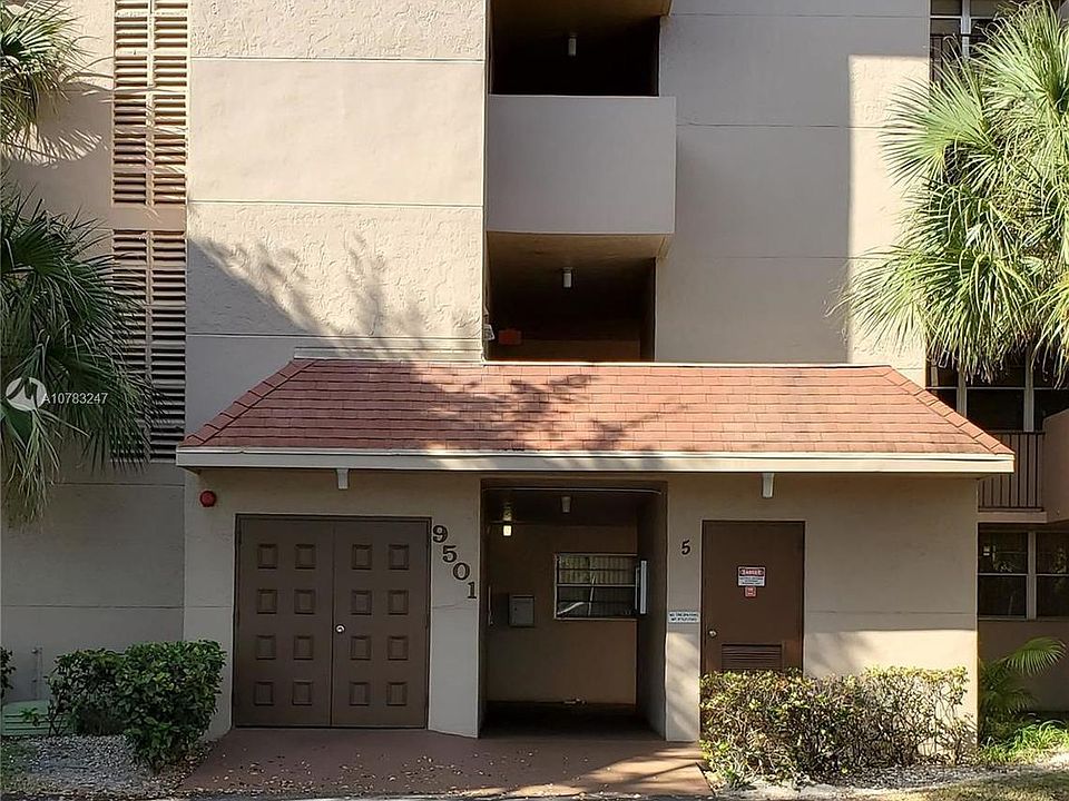 1st image of 9501 Seagrape Dr APT 201