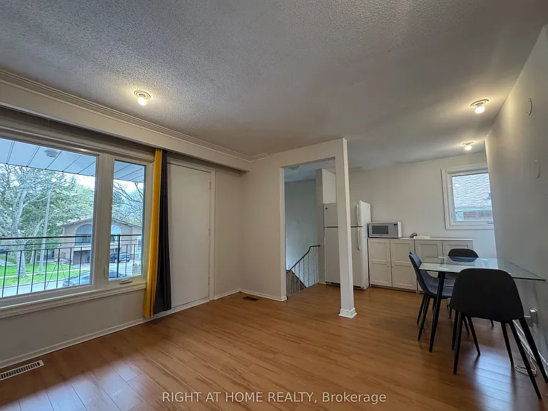 53 James Gray Dr #UPPER LEVEL — Photo 4