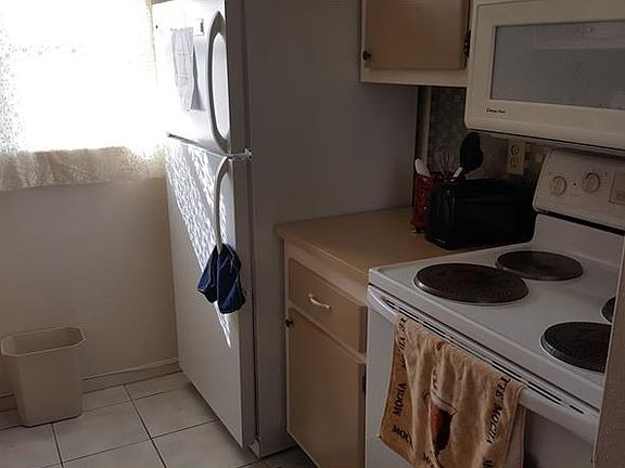 5th image of 2525 W Bay Dr APT A40