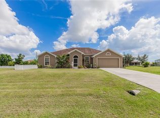 1201 NE 4th Pl, Cape Coral, FL 33909