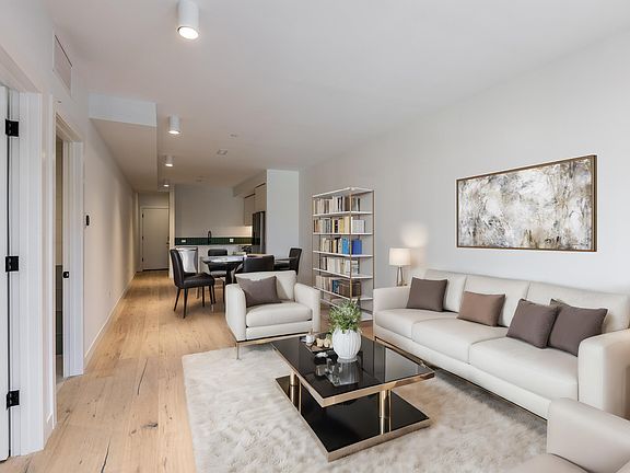 5th image of 1700 Oak Ave #205