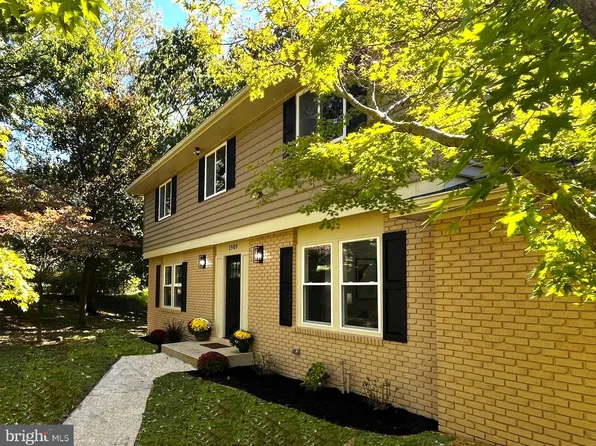 3909 Thoroughbred Ln, Owings Mills, MD 21117
