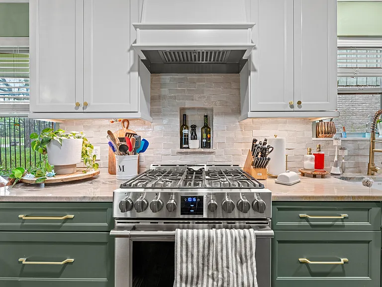 9854 Estate Ln — Photo 12