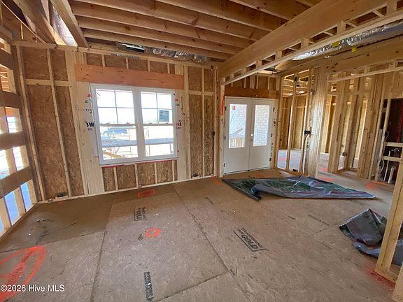 3rd image of 340 Leslie Road