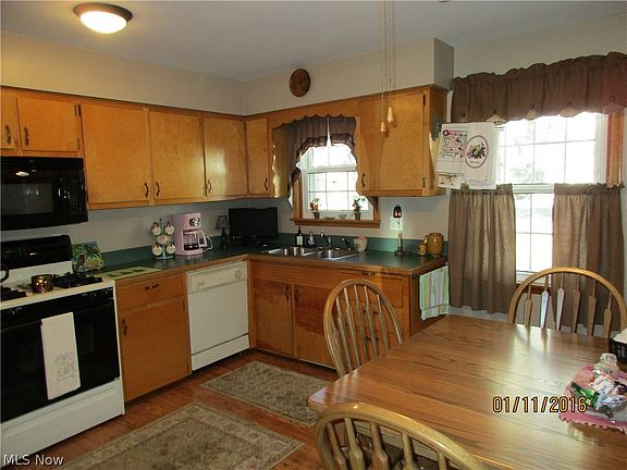 5th image of 8375 Brookwood St NE