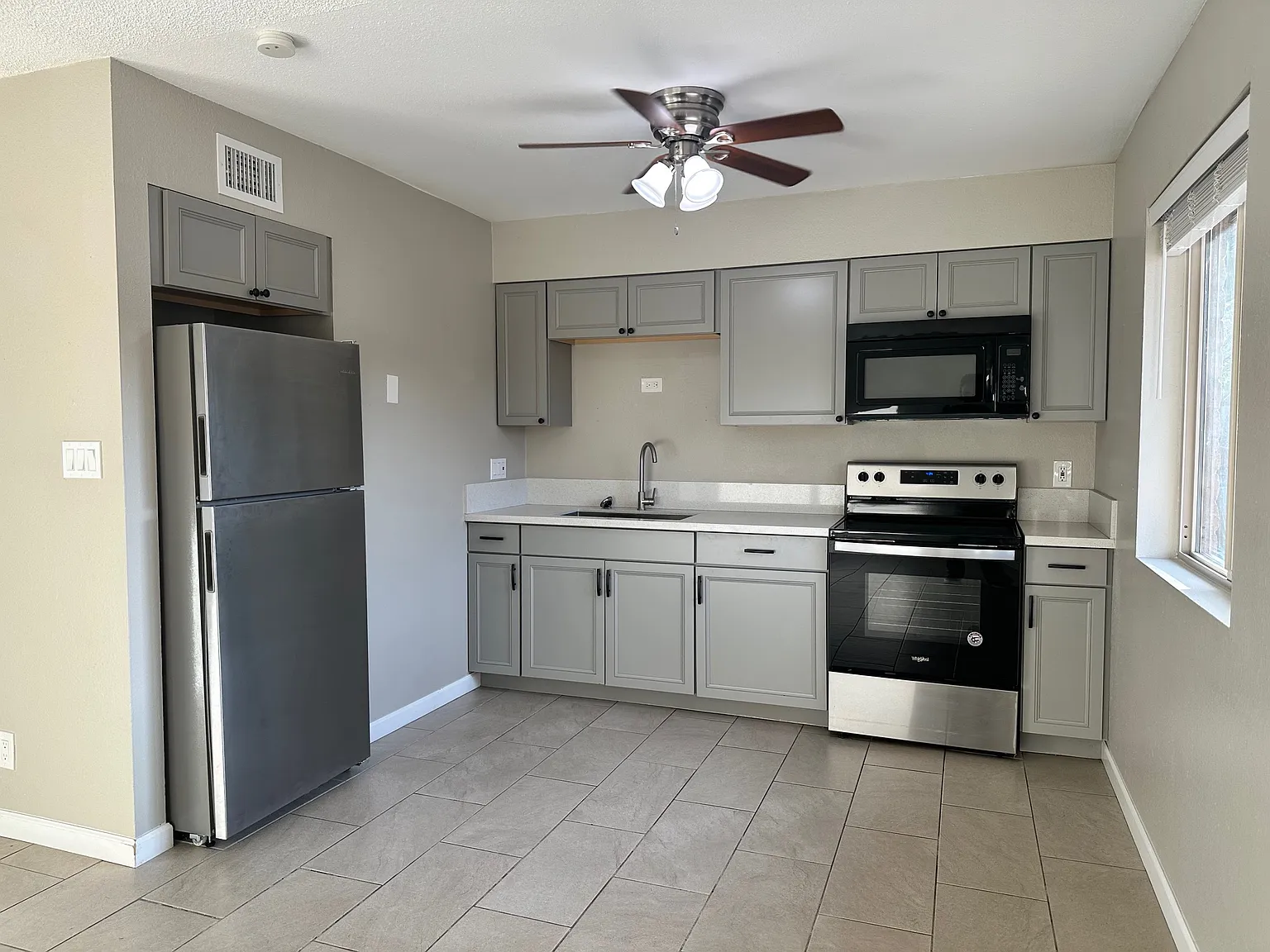 1810 E Virginia Ave — Photo 3