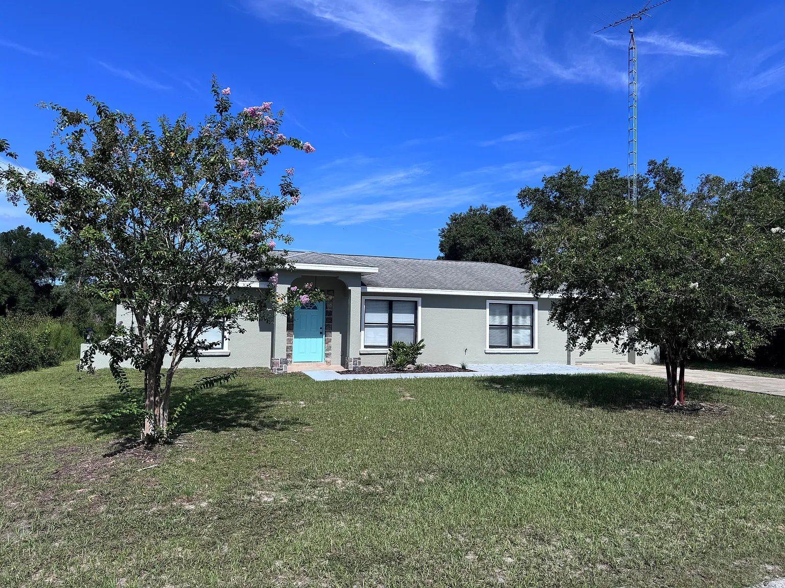 3 bed, 1296 sqft, $1,600 — Photo 2