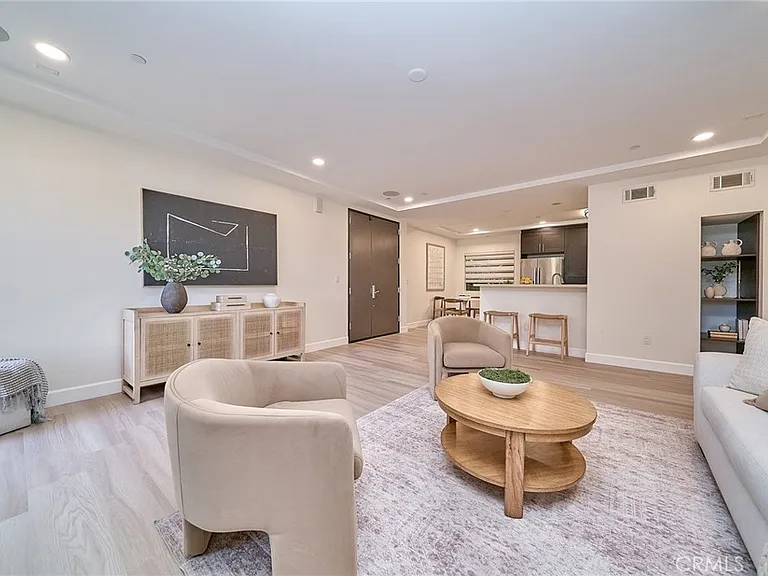 5525 W Olympic Blvd #202 — Photo 7