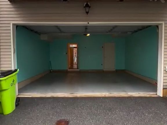 3rd image of 1374 Parish Ave