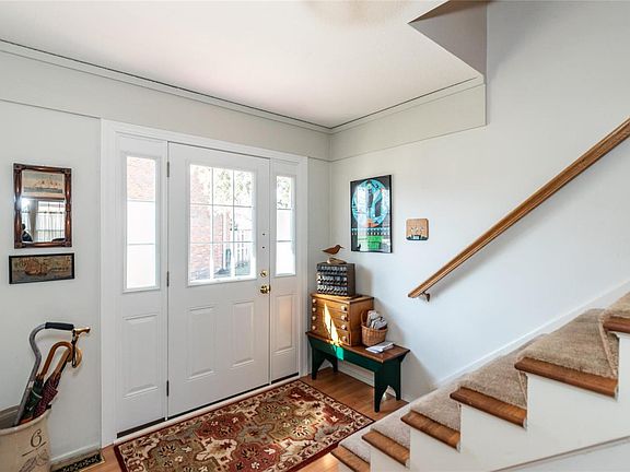 2nd image of 886 Judson Manor Dr