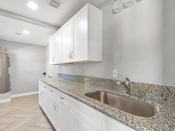 5th image of 8012 E Elm Dr