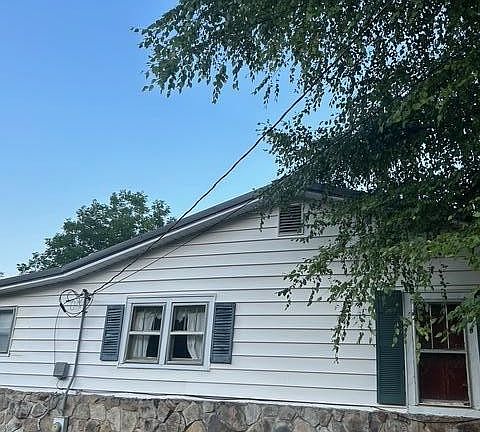 5th image of 610 Bennett St