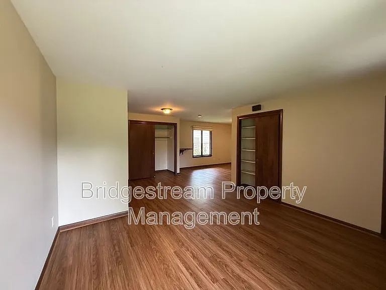 2135 E Rahn Rd — Photo 8