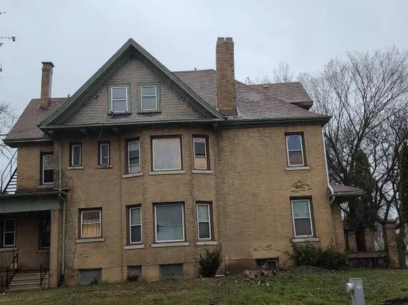 2175 South Layton BOULEVARD, Milwaukee, WI 53215