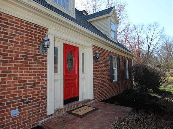 3rd image of 5466 Lakeside Dr