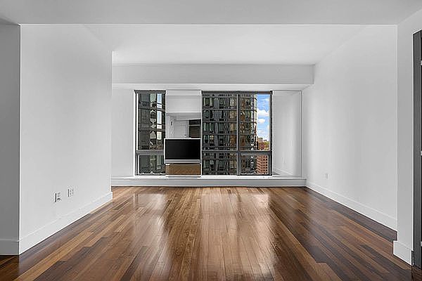 1st image of 150 Myrtle Ave #1707A