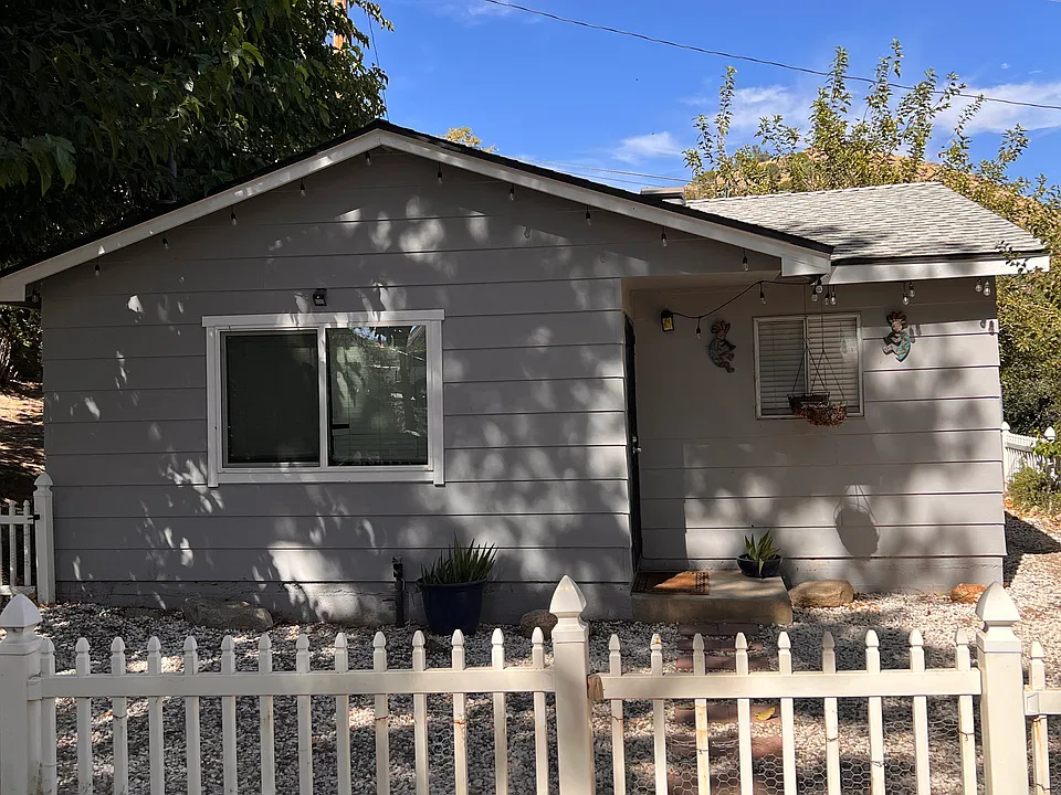 224 Woodland Dr