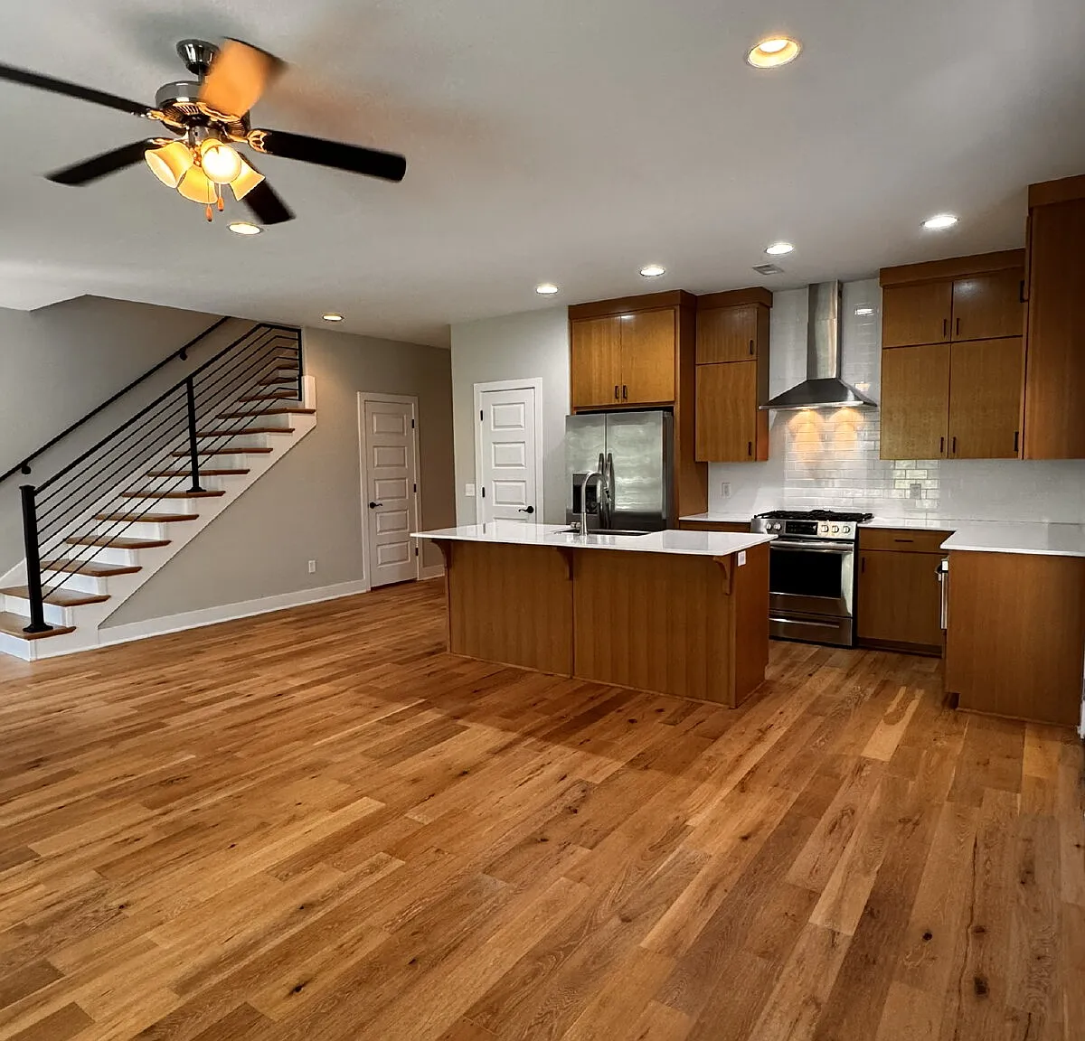 4 bed, 2.5 bath, 2038 sqft, $2,300 — Photo 2