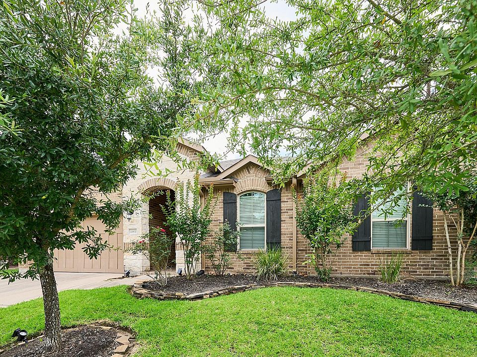 1st image of 4902 Preserve Park Dr