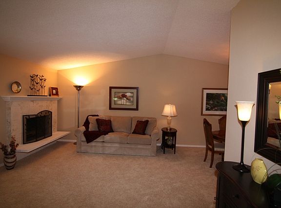 5th image of 714 218th Ave NE