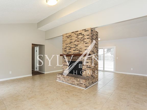 4th image of 7216 Blackberry Ln N