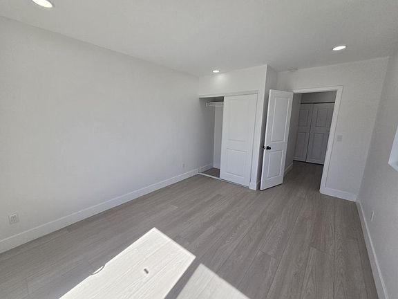 5th image of 2838 Washington St