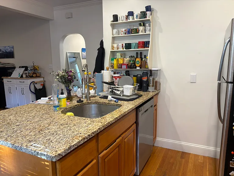 115 5th St #115 — Photo 4