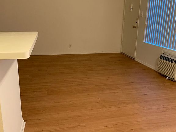 2nd image of 7067 Hawthorn Ave APT 17