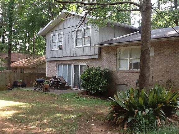 Back of housepriv