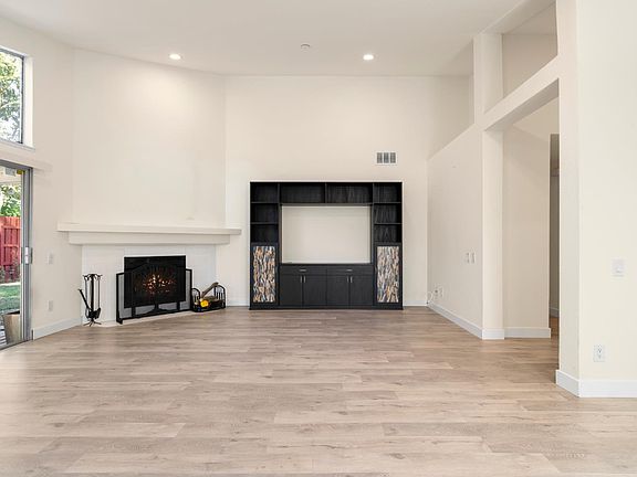 5th image of 1375 Senida Way