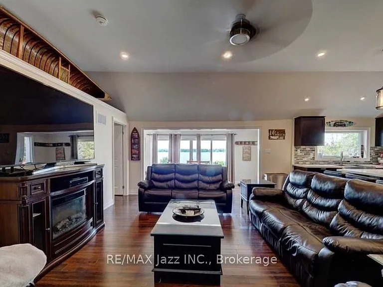 157 Hazel St — Photo 10