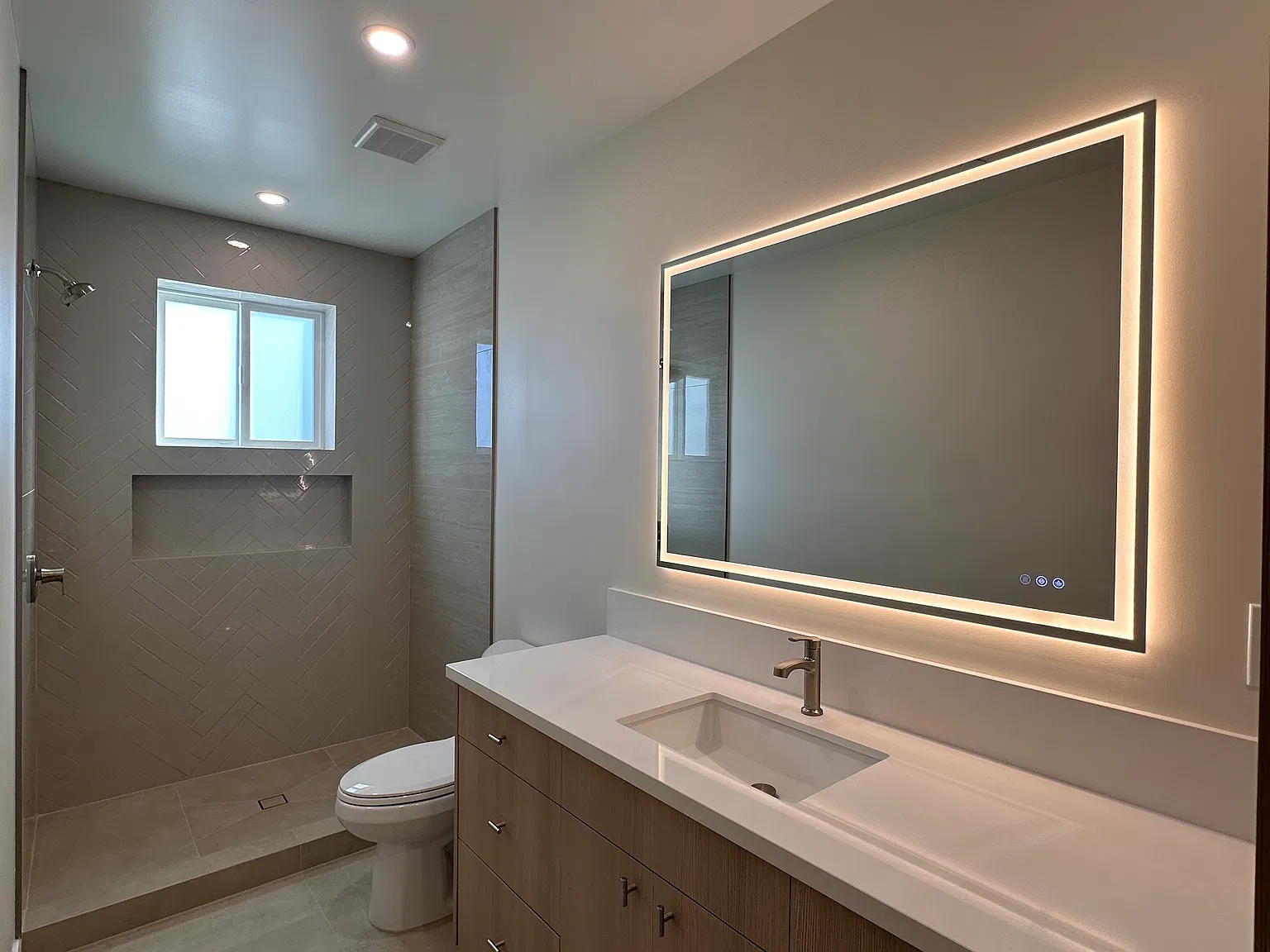 2 bed, 1200 sqft, $3,600 — Photo 2