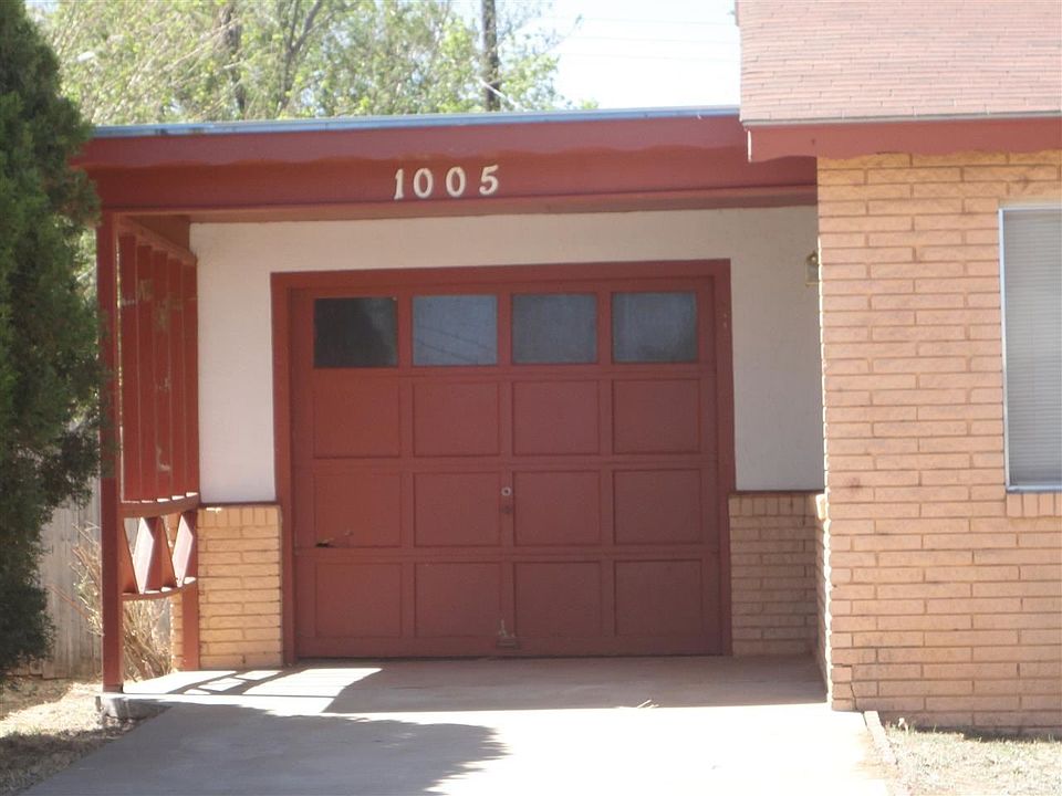 2nd image of 1005 W Manana Blvd