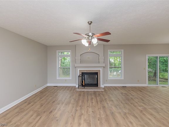 5th image of 1305 Broadway Ave