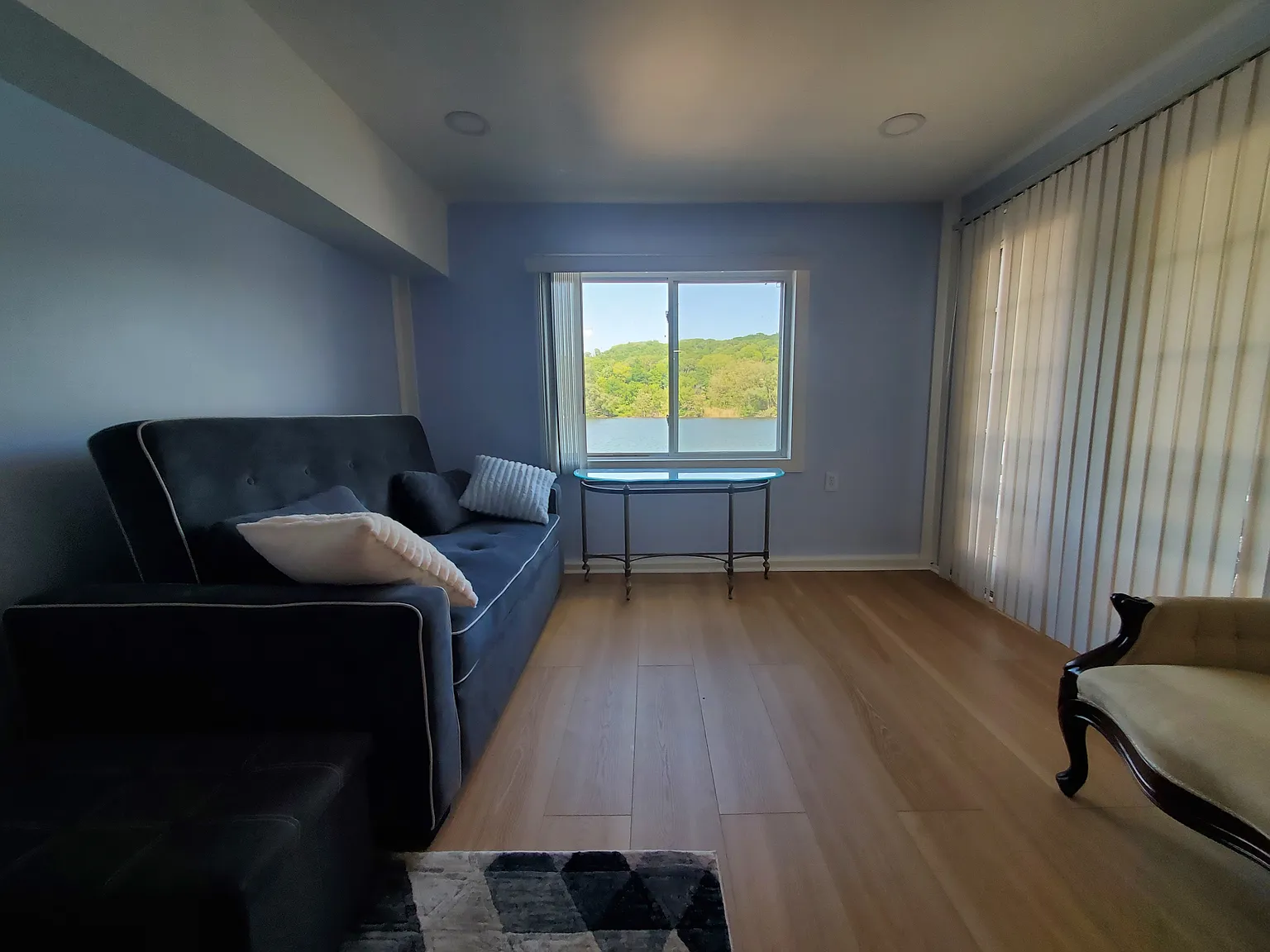 1 bed, 650 sqft, $1,950 — Photo 3