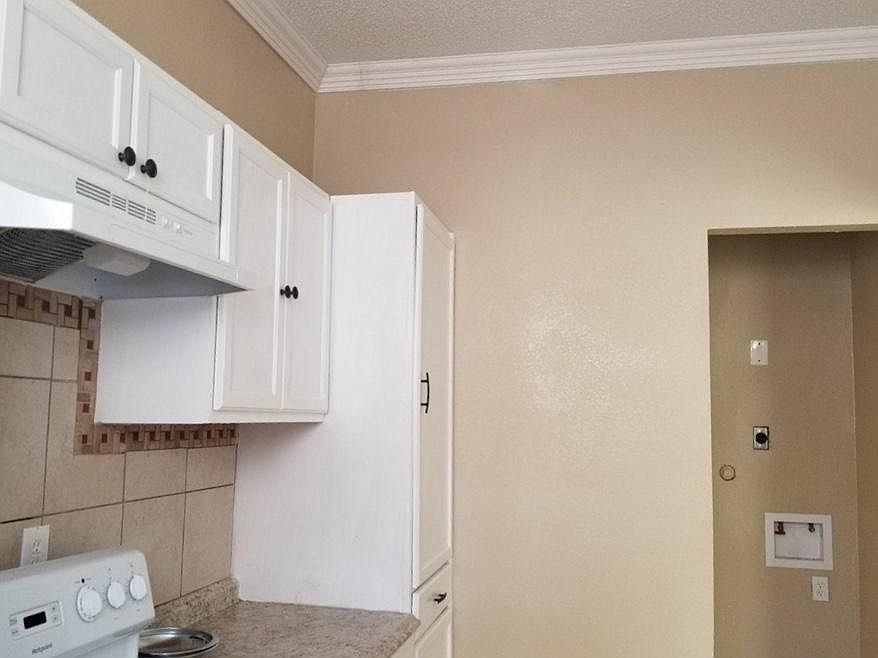 2nd image of 619 E 6th St