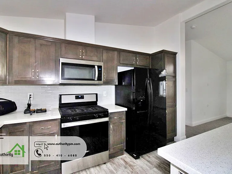 18848 Lorina Dr — Photo 14