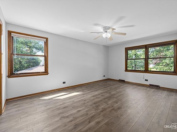 5th image of 41 Bradford Ln