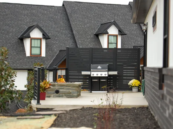 1076 Watch Hill Way, Sevierville, TN 37862