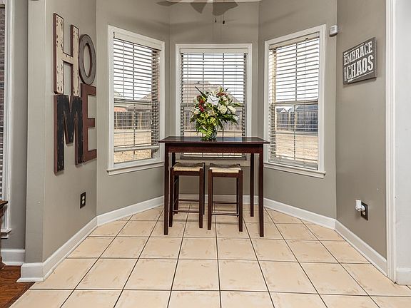 5th image of 807 Bayou Vista Dr