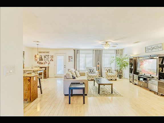 2nd image of 2108 Knollwood Ct