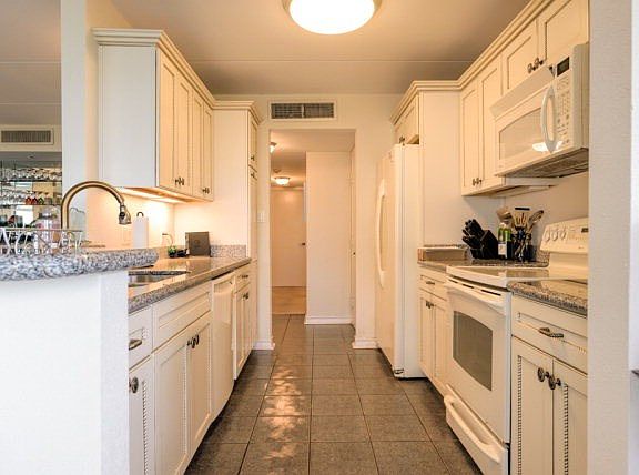 3rd image of 220 W Cora Lee Dr #108